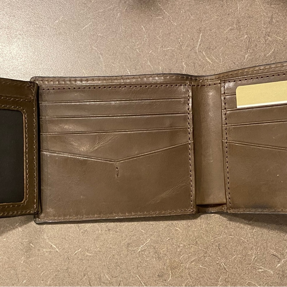 Fossil Wallet - Like New, Never Used! - image 6